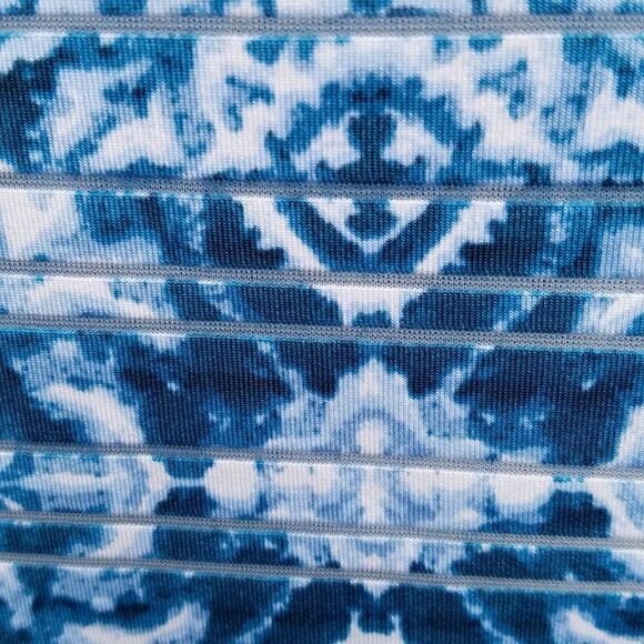 NWT Rebecca Malone Blue/White 3/4 Sleeve Top Size Small - Picture 2 of 7